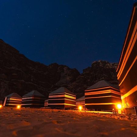 Wadi Rum Secrets Camp מראה חיצוני תמונה