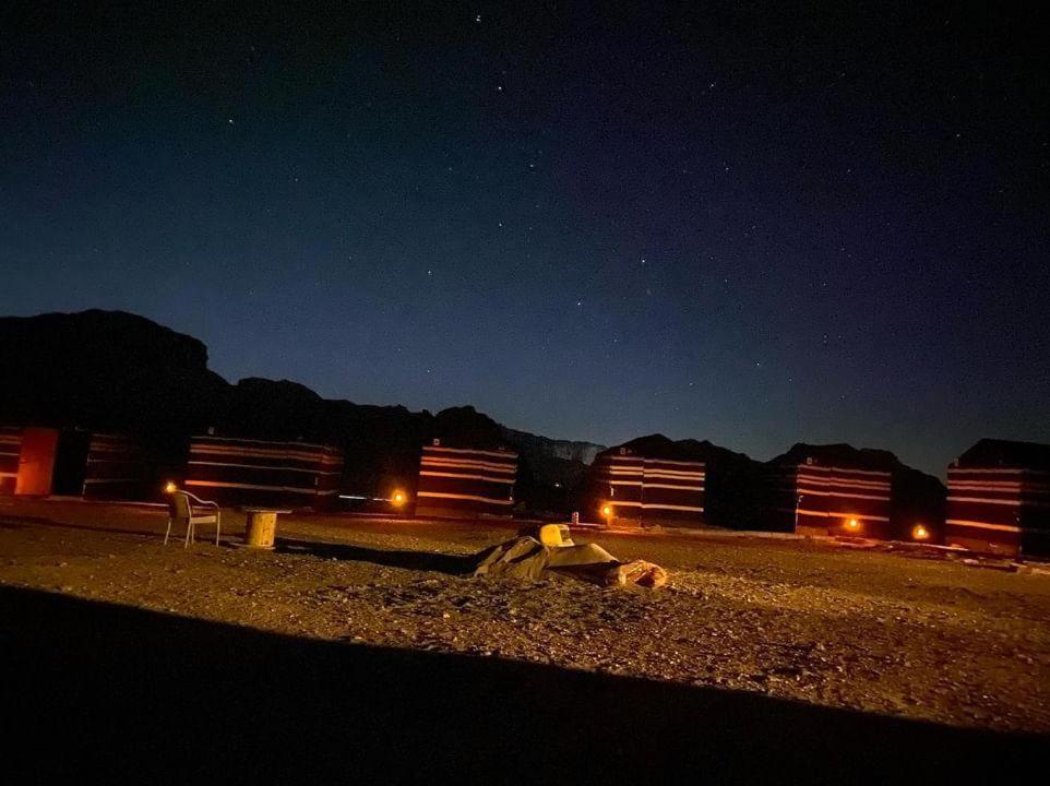 Wadi Rum Secrets Camp מראה חיצוני תמונה